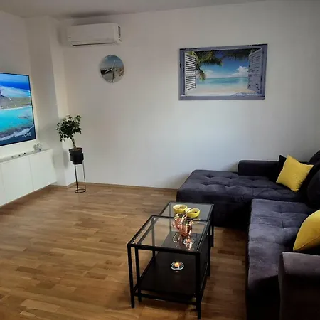 Rita Apartment *